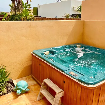 Villa Villa- Sleep6- Private Pool And Hot Tub