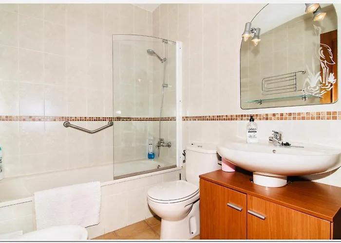 Villa- Sleep6- Private Pool And Hot Tub *