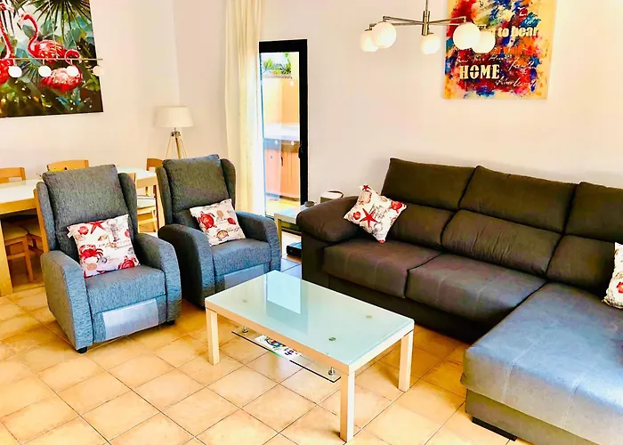 Villa- Sleep6- Private Pool And Hot Tub 别墅